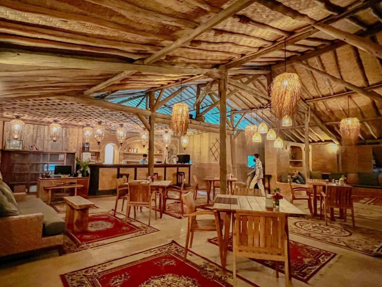 גילי מנו Bungalow Cafe Gili Beachfront מראה חיצוני תמונה