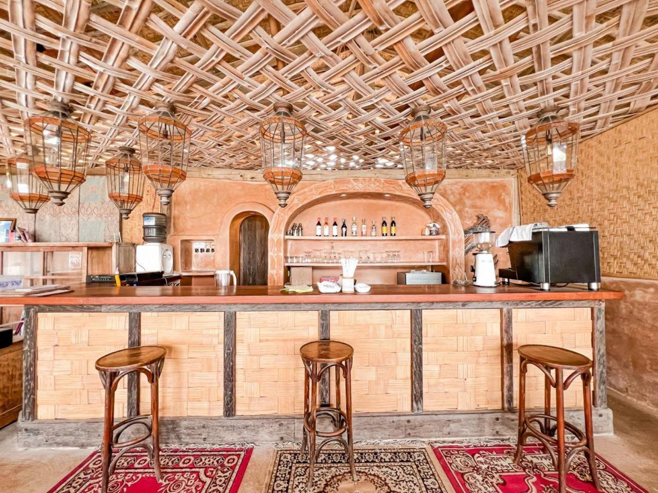 גילי מנו Bungalow Cafe Gili Beachfront מראה חיצוני תמונה