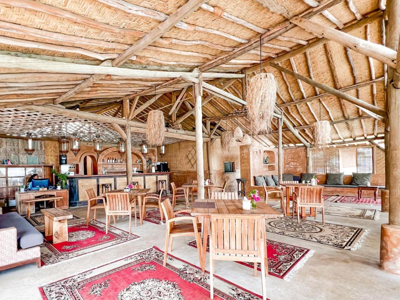 גילי מנו Bungalow Cafe Gili Beachfront מראה חיצוני תמונה